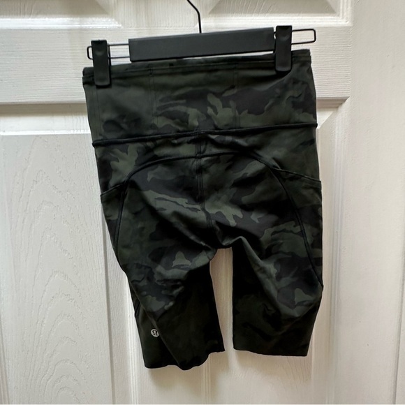 Lululemon fast and free spandex, biker shorts, green camouflage camo 4 - Picture 4 of 7